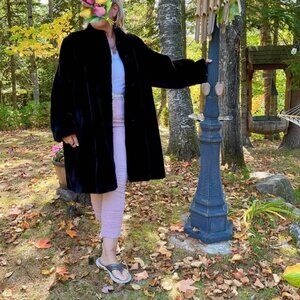 Beautiful black vintage woman artificial fur coat XL Apparence